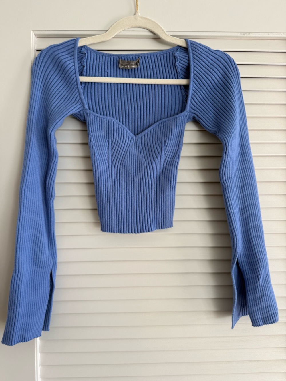 Urban Outfitters Periwinkle Ribbed Sweetheart Long-Sleeve Crop Top - S